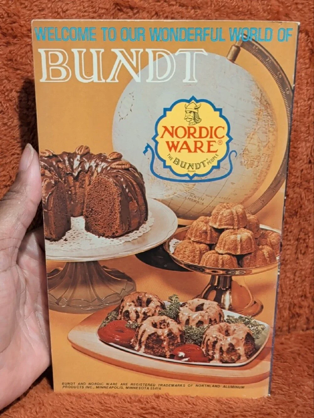 Over 300 Delicious Ways To Use Your Bundt Pans ( Paperback )